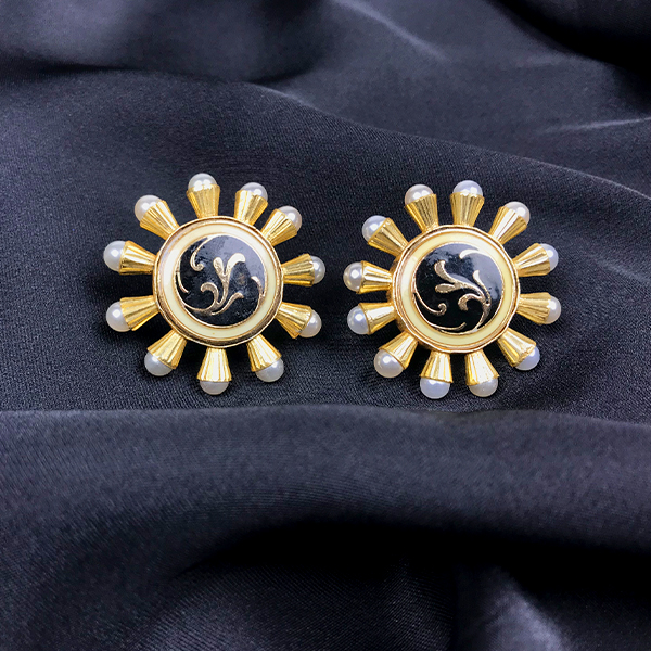 Egyption-inspired pair of studs dujourstores