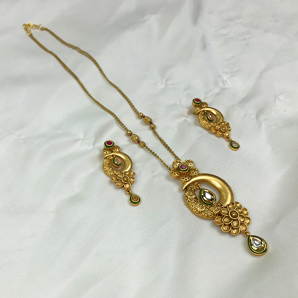 Indian and Tradition inspired set dujour stores