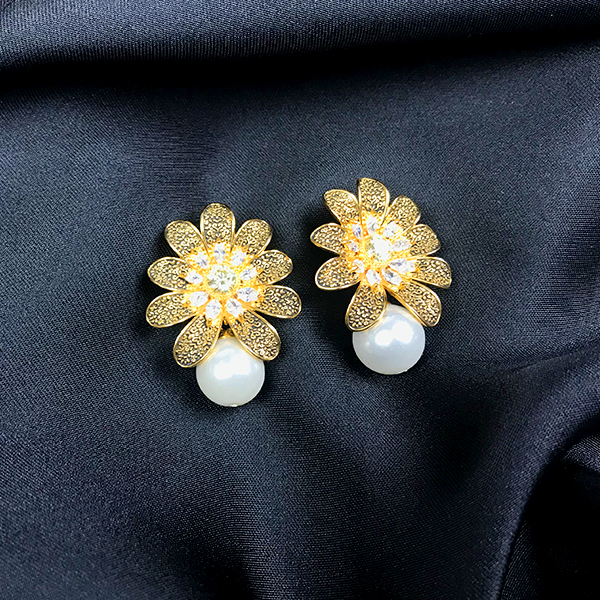 Pearl-drop stud earring dujour stores