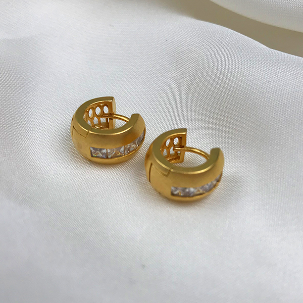 pair of 18K gold-plated studs dujour stores